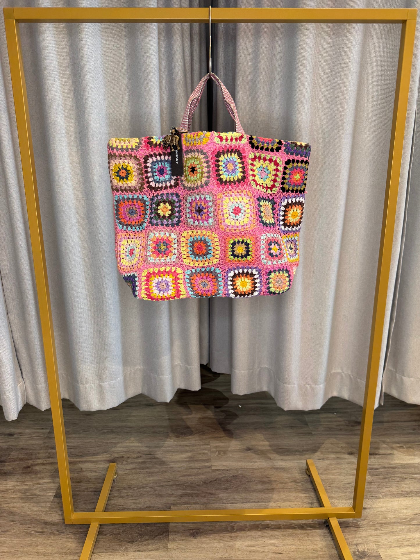ANOKHI Shopper