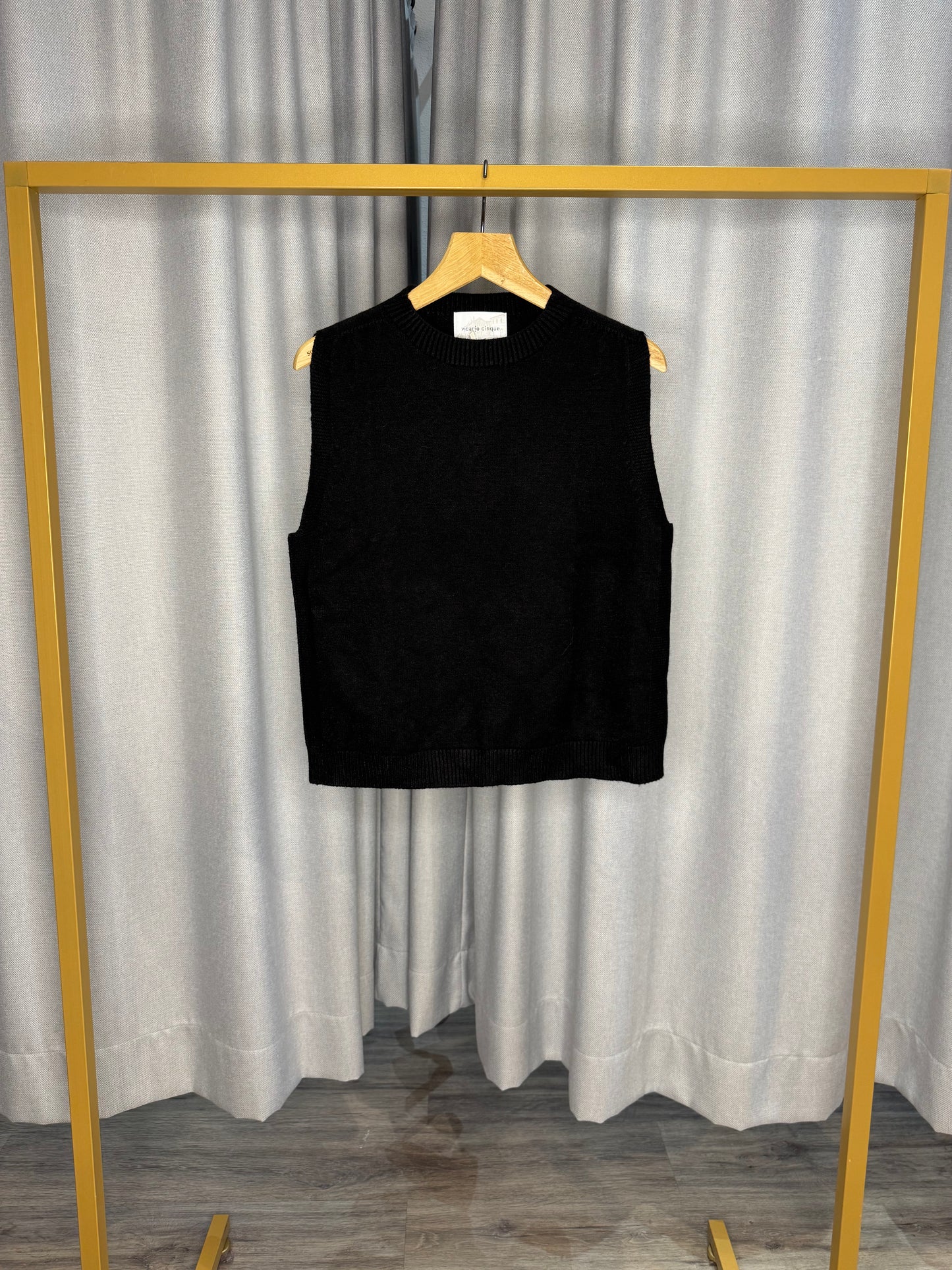 Vicario Cinque Damenpullover ohne Arm