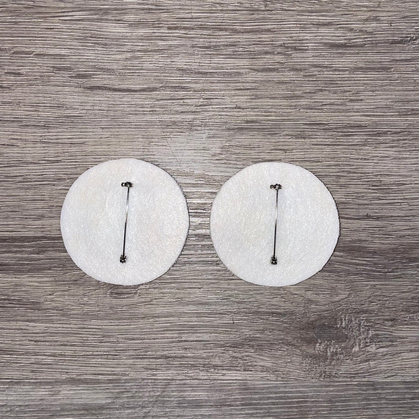 by Vivi Smiley-Brosche gelb