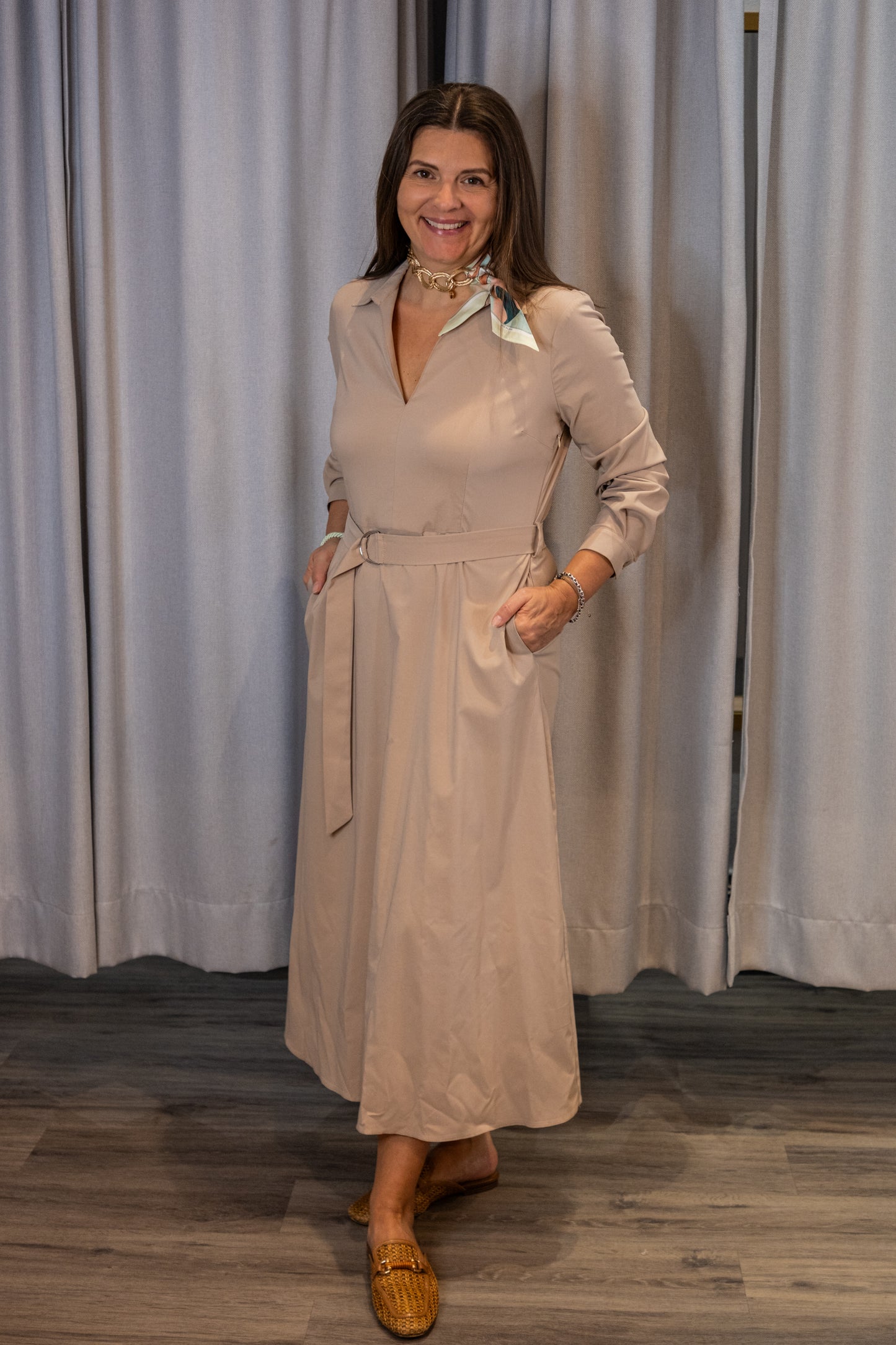 Vicario Cinque elegantes Damenkleid