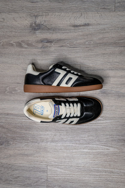 Back 70 Sneaker Cloud Black Milk