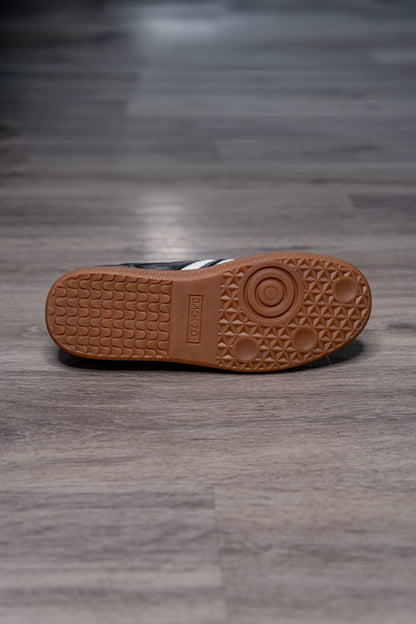 Back 70 Sneaker Cloud Black Milk