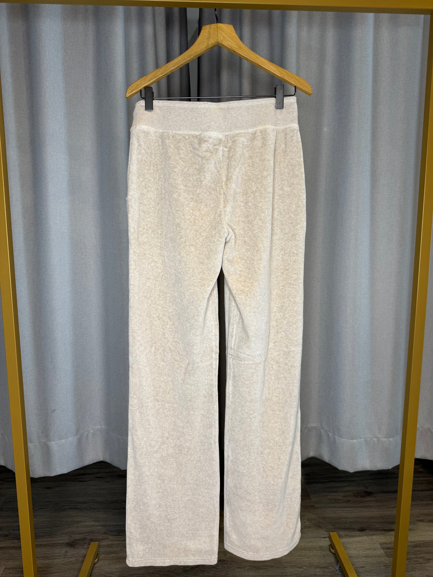 Juvia Tech Velours Damenhose