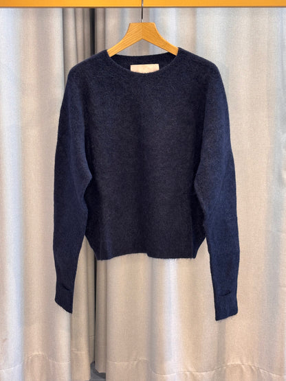 Floor dunkelblauer Pullover