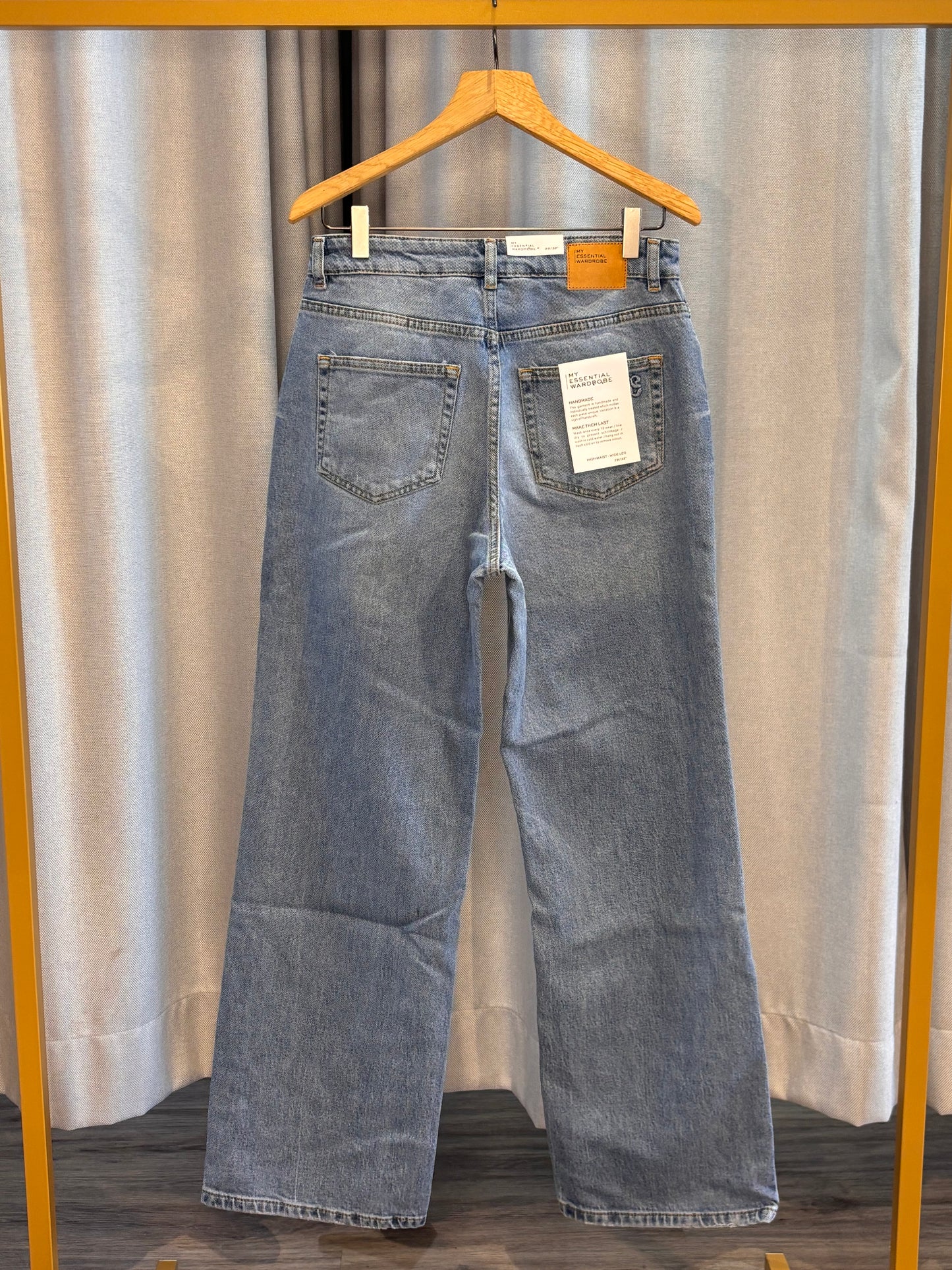 My Essential Wardrobe hellblaue Straight Leg Jeans
