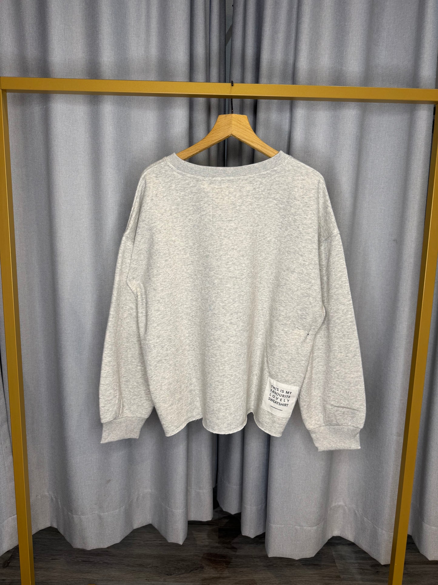 The Shirt Project grauer Pullover mit Herz