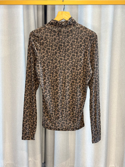 With Black Leo-Rollkragen-Shirt