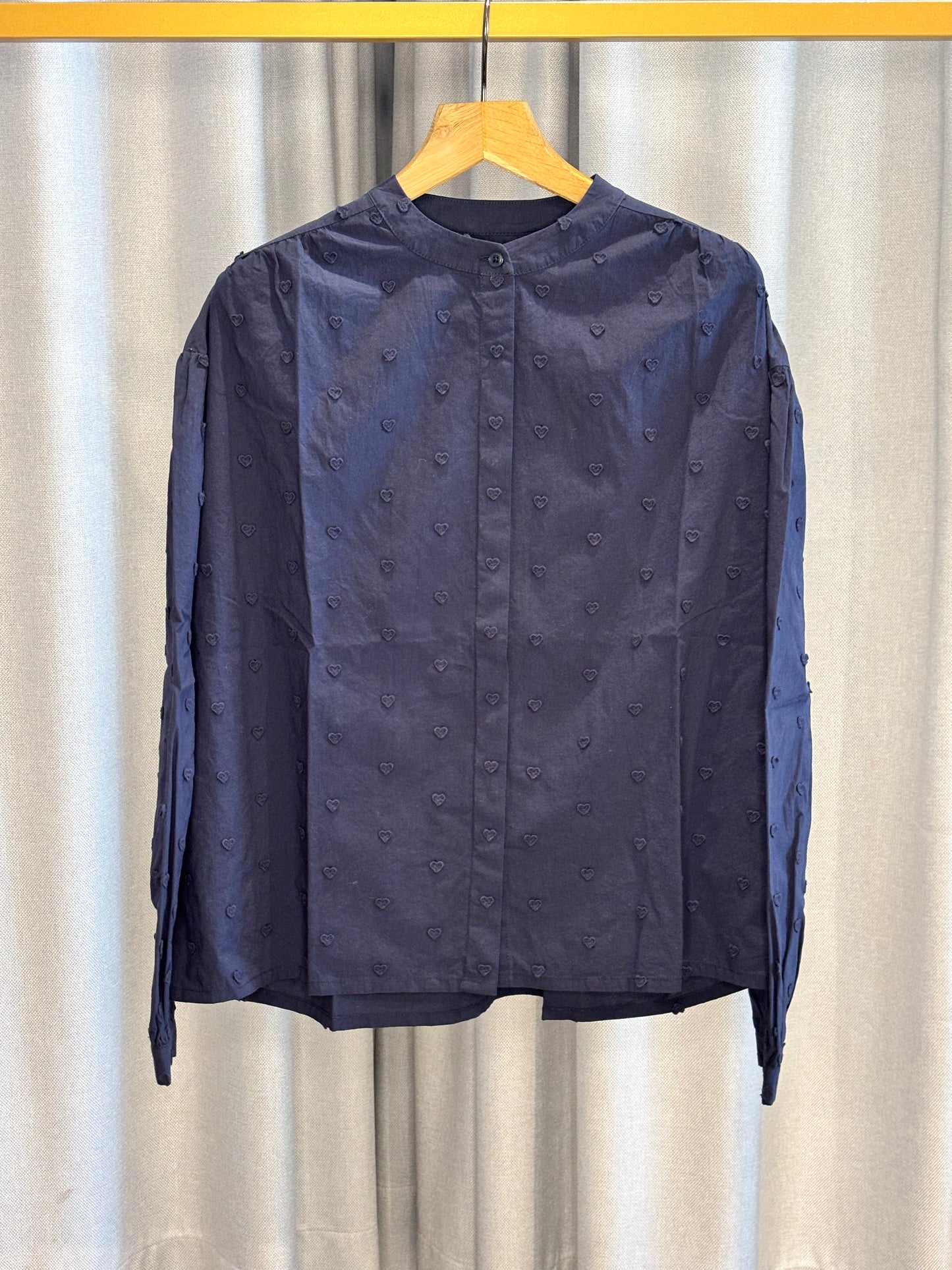 The Shirt Project dunkelblaue Damenbluse mit Herzen