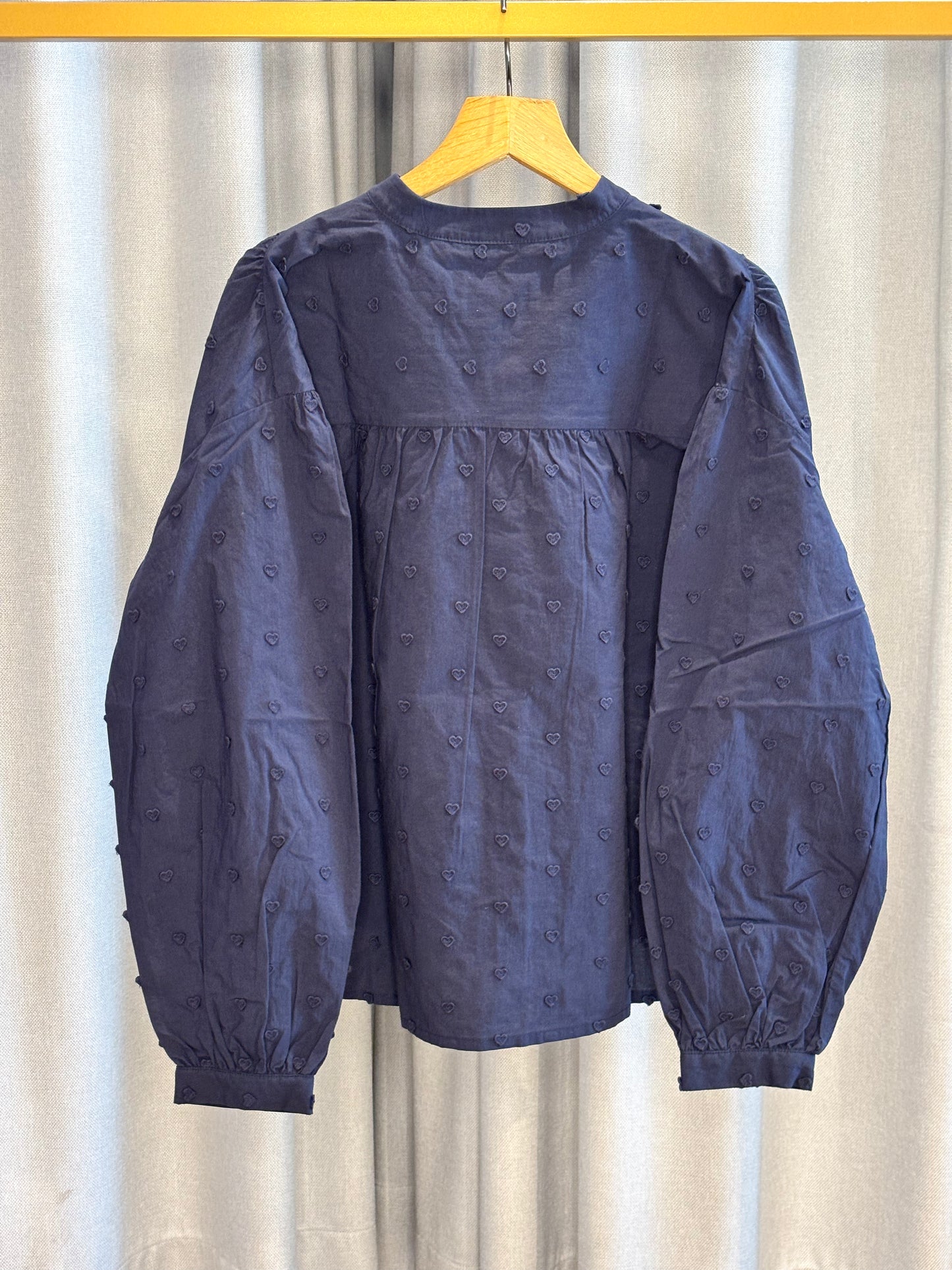The Shirt Project dunkelblaue Damenbluse mit Herzen