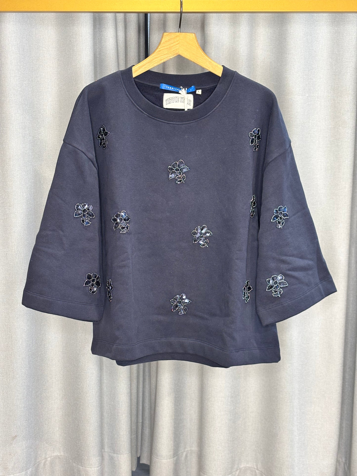The Shirt Project Pullover mit Blumenapplikationen