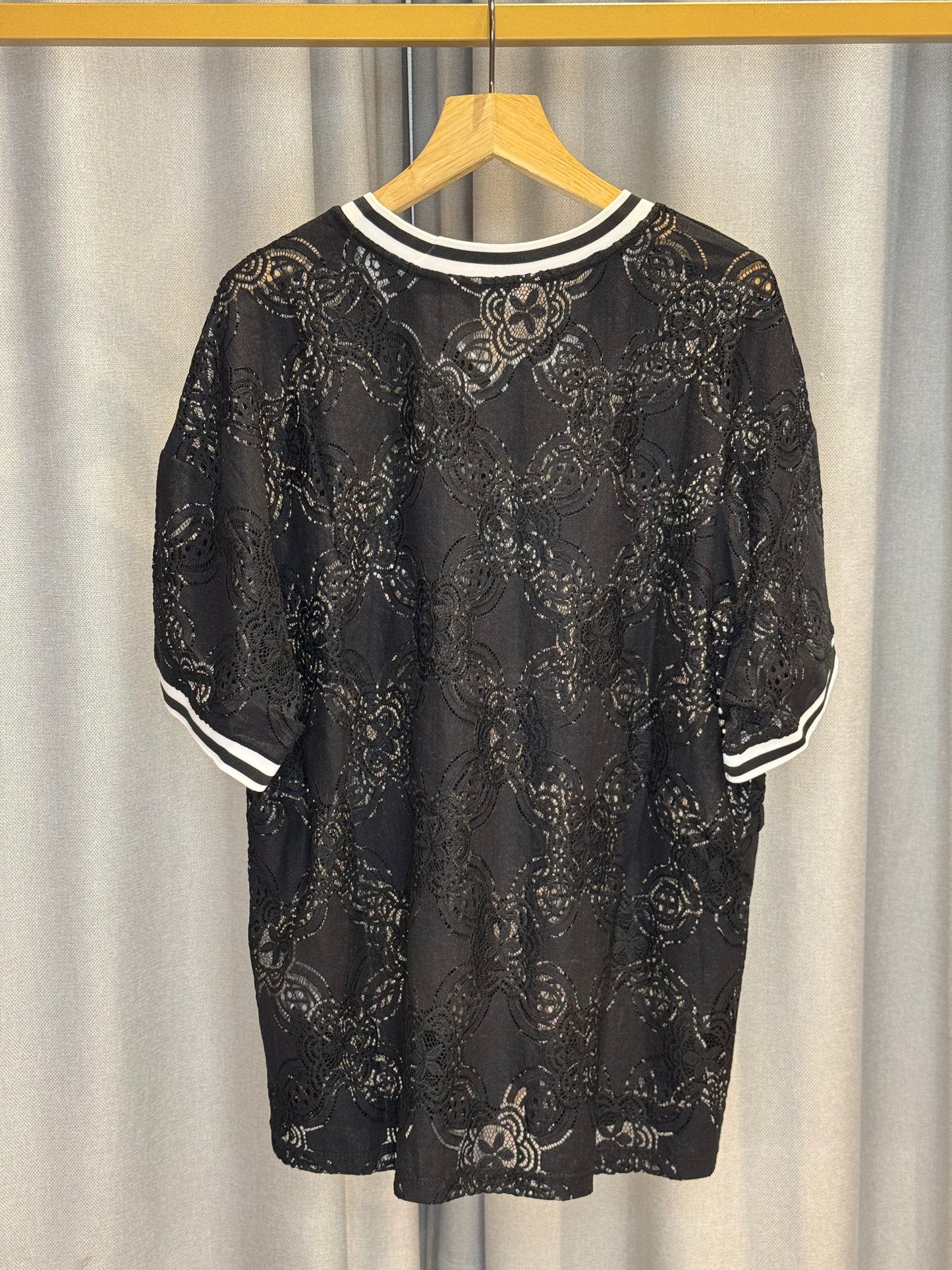 Culture schwarzes College Shirt