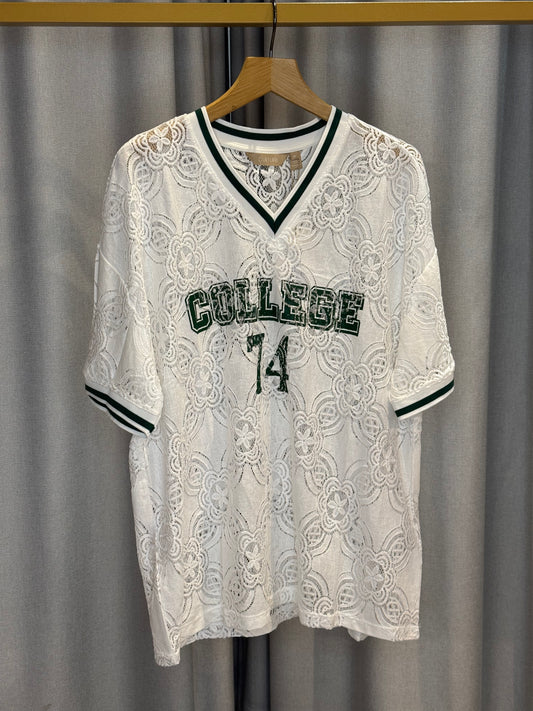 Culture weißes Collegeshirt