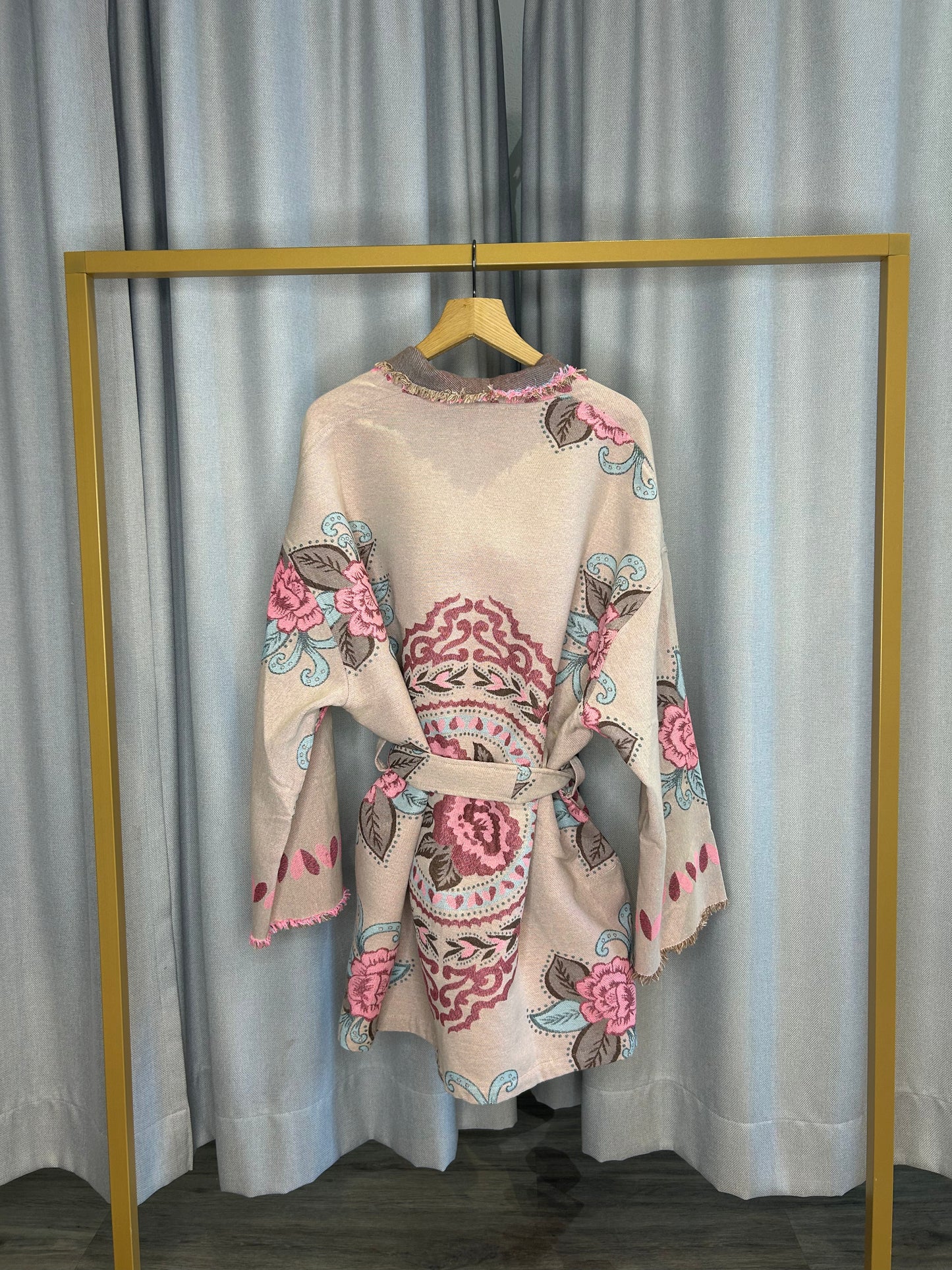 Nema Mantel rosa