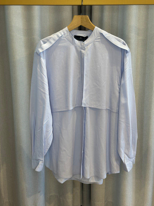 With Black hellblaue Bluse