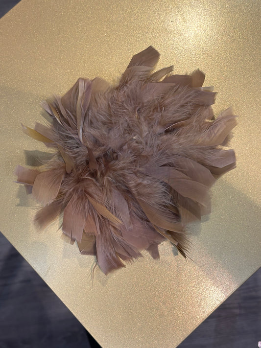 Vido Federbrosche im camel Ton