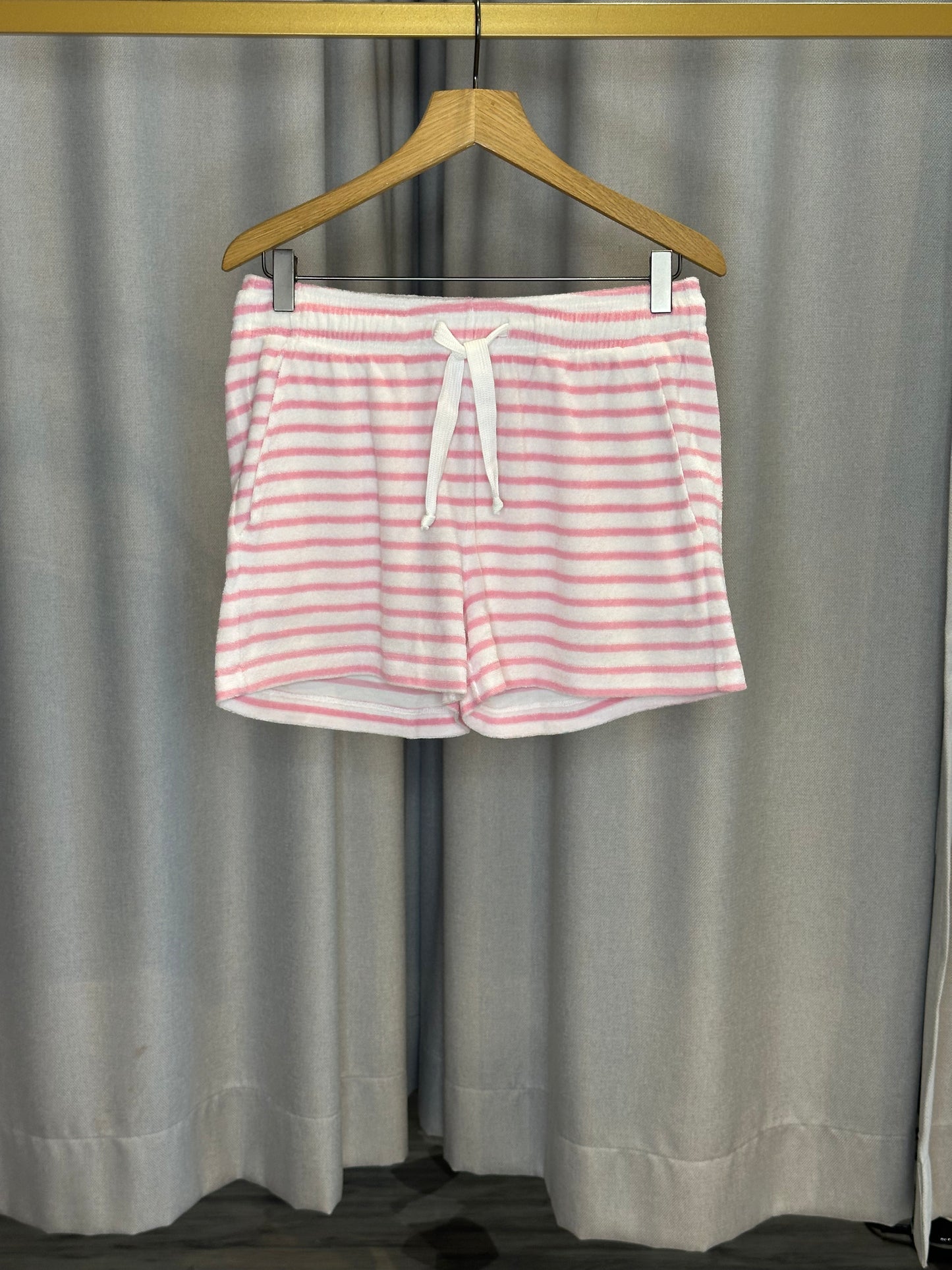 Juvia gestreifte Damenshorts