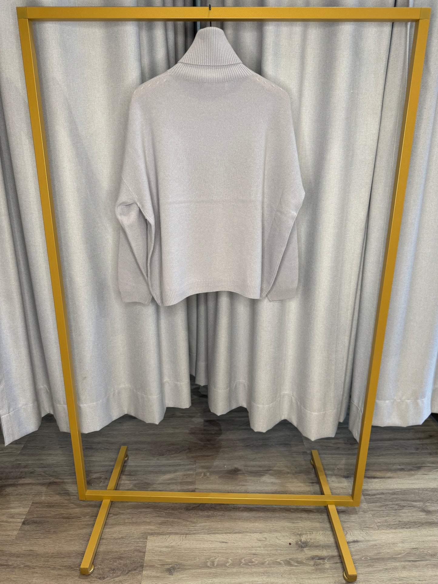 FFC grauer Rollkragenpullover