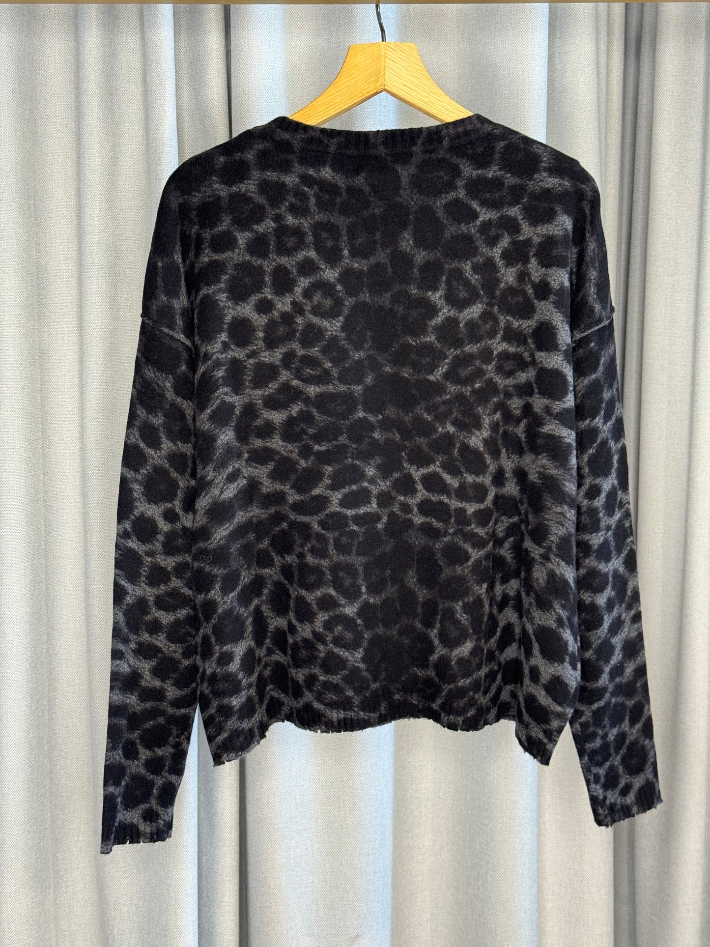 Grace Damenpullover mit Leomuster