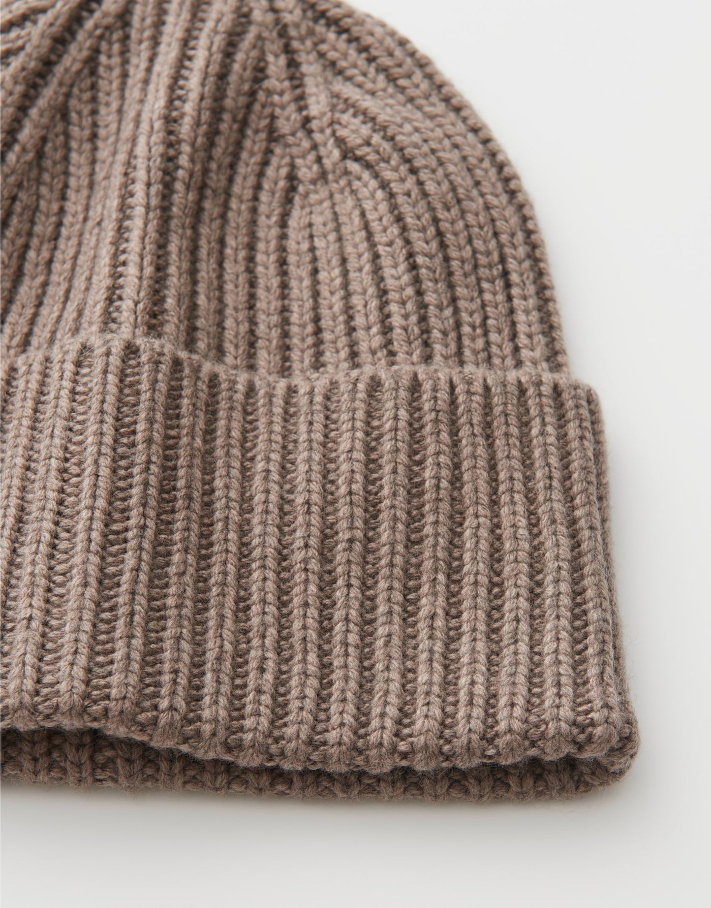 Someday Strickmütze in taupe